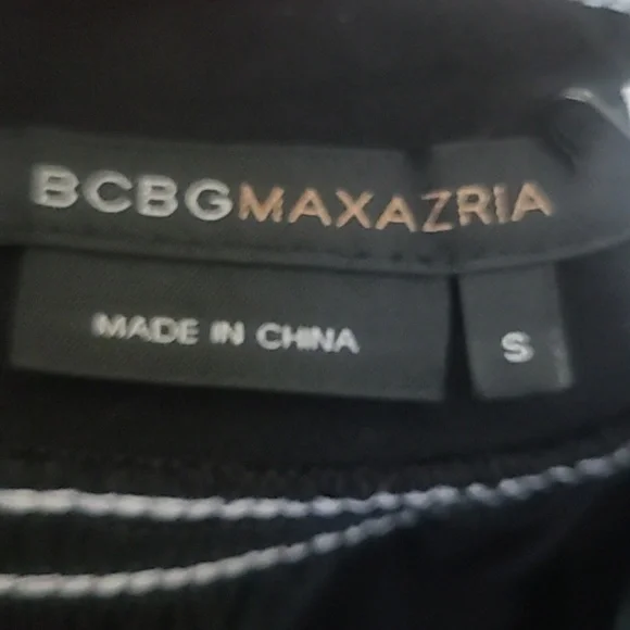 BCBG Dress Size Small Black White Embellished Cut Out Back Cute Travel Casual - Picture 8 of 9